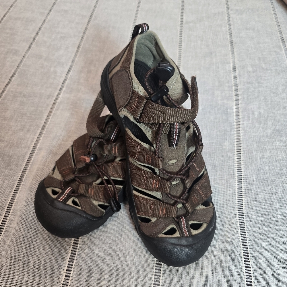 KEEN NEWPORT Brown Hiking Sandals for Men Size 6